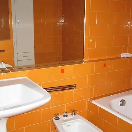 - 2 Pieces, 4 Pers, Centre Station, Garage, A 100m Des Commerces Et De L'esf - Fr-1-802-13 *